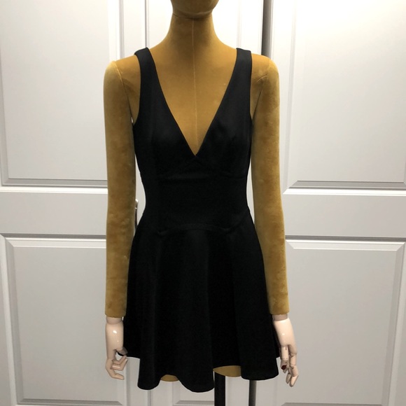 Women’s Forever 21 black dress - Picture 1 of 8